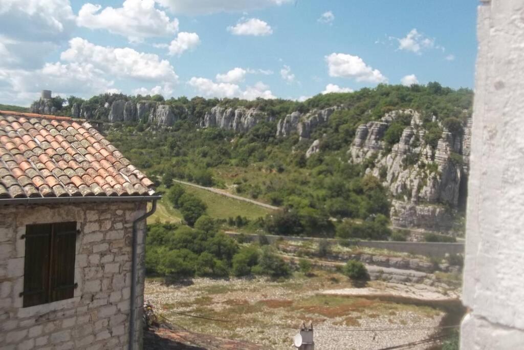 Maison Pierre Et Voute Au Coeur Du Village Balazuc Exteriör bild
