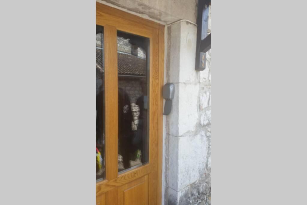 Maison Pierre Et Voute Au Coeur Du Village Balazuc Exteriör bild
