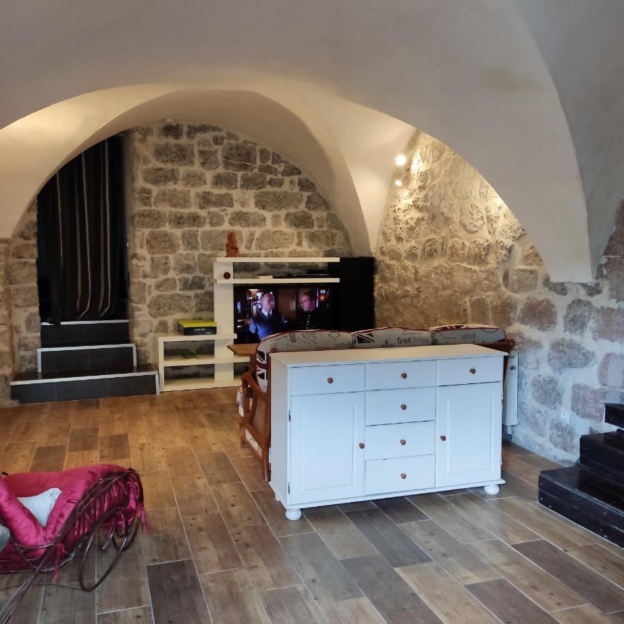 Maison Pierre Et Voute Au Coeur Du Village Balazuc Exteriör bild