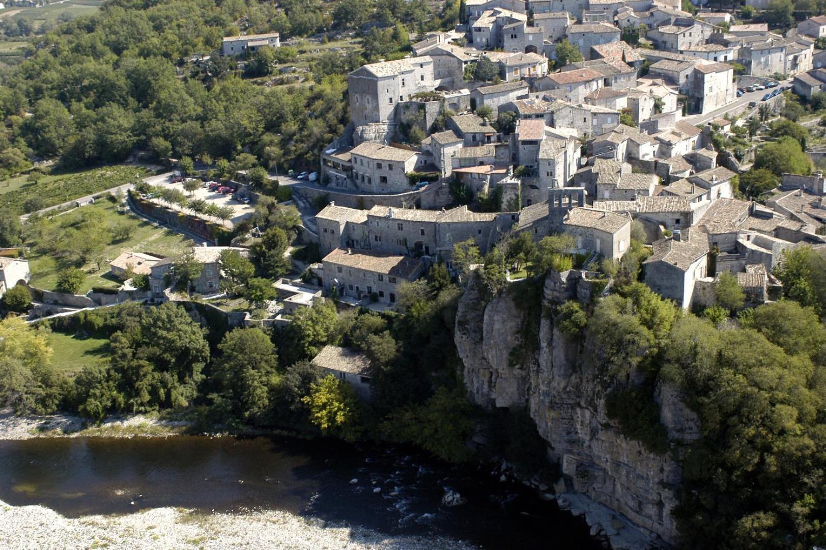 Maison Pierre Et Voute Au Coeur Du Village Balazuc Exteriör bild